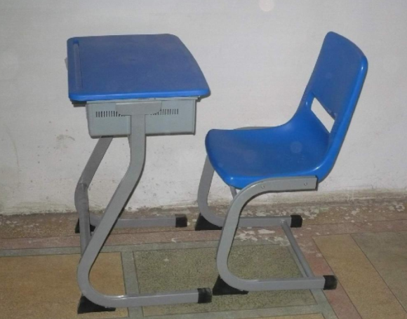 乌鲁木齐小学生课桌椅